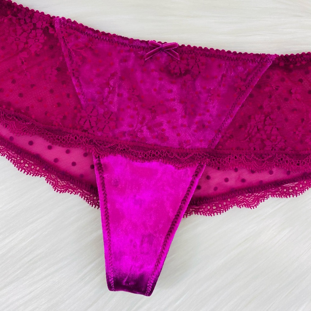 32D/S Victoria’s Secret Lined Demi Bra & Thong Set - Picture 10 of 13